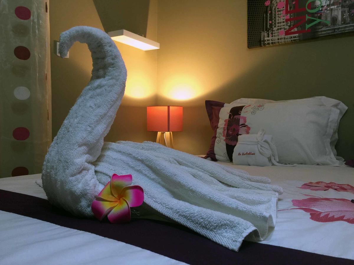 Le Lambablanc Bed & Breakfast Bras-Panon ภายนอก รูปภาพ
